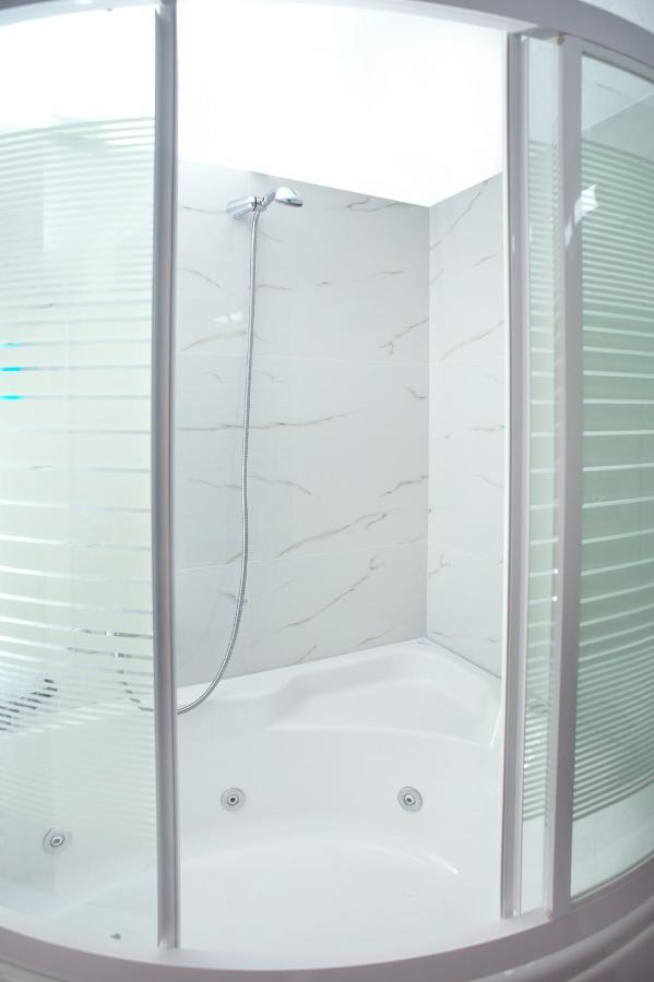 Peraía Lux Vip Apartments מראה חיצוני תמונה